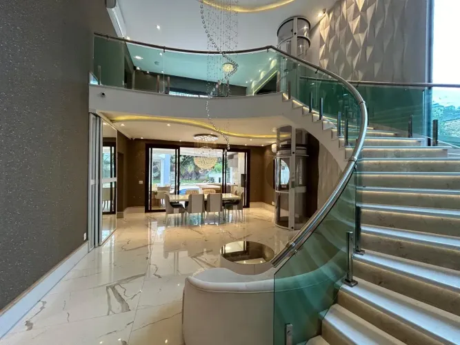 Casa à Venda no Residencial Dois Alphaville Barueri/SP | 560 m² | 2 Suítes | 4 Vagas
