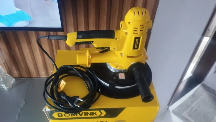Vendo lixadeira elétrica usou uma única vez