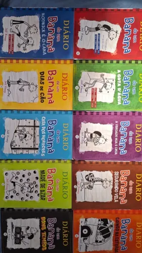Livro Diário de um banana (1-10) com box e poster 