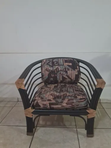 Vendo poltrona de metal