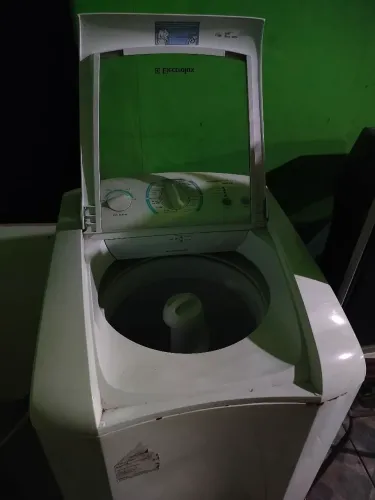 Máquina Eletrolux 9 kilos 