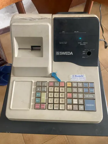 Máquina registradora SWEDA modelo 2550A MF
