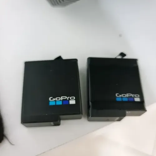 Carregador + 2 Baterias Gopro (compatível com 5, 6, 7 e 8)