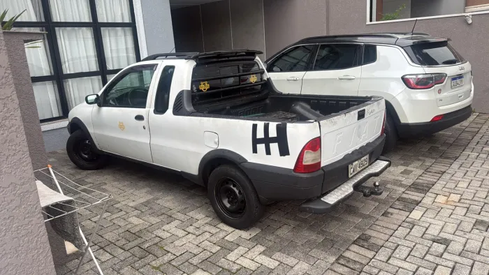 Fiat Strada Working 1.5 MPI 8V CE (álcool) 2001