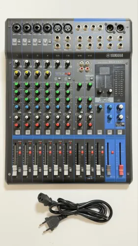Mesa de som YAMAHA
