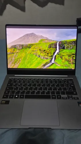 Vendo notebook Samaung Galaxy Book 4 Pro (Core Ultra 7, 16GB RAM, 512GB SSD, Tela Oled 3K)