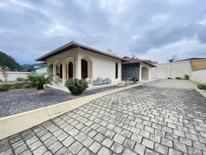 Casa com 3 quartos no bairro São Pedro!!!