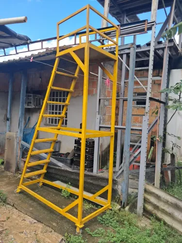 Escada plataforma 