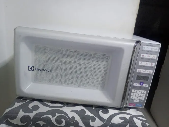 Vendo microondas Eletrolux 