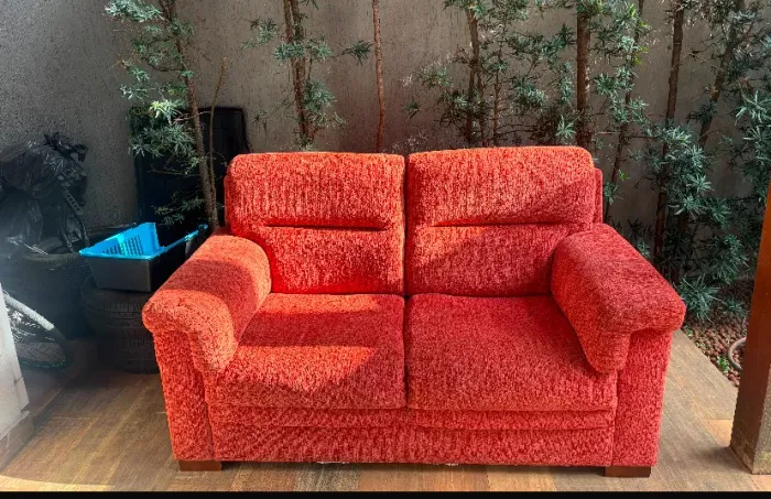 Conjunto sofá 3 e 2 lugares . Bem conservado