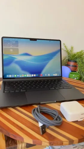 MacBook Air M4 13 pol. 16GB 256GB (729)