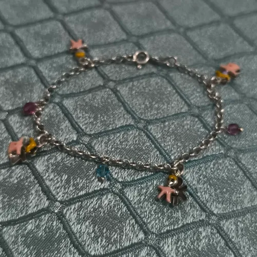 Pulseira de prata com pingentes de meninas e meninos e pedras, peça unica