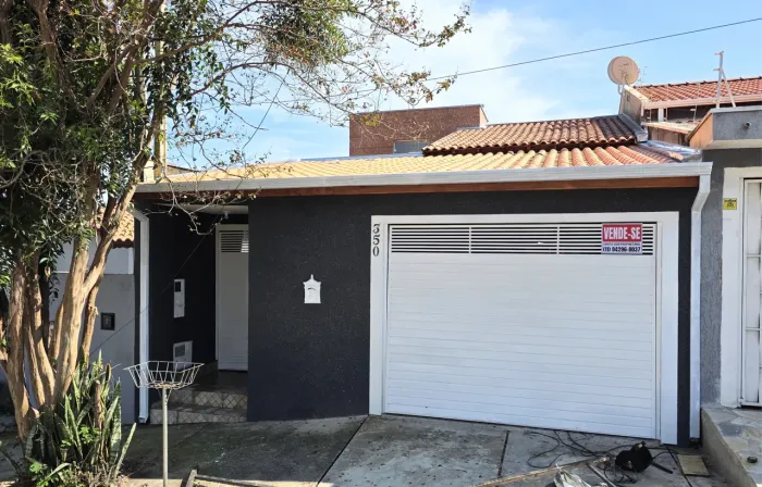 Casa Totalmente Reformada à Venda em Tatuí - Bairro São Conrado. 