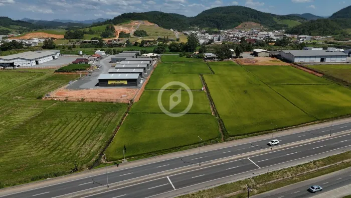 Terreno à venda no bairro Escolinha - Guaramirim/SC