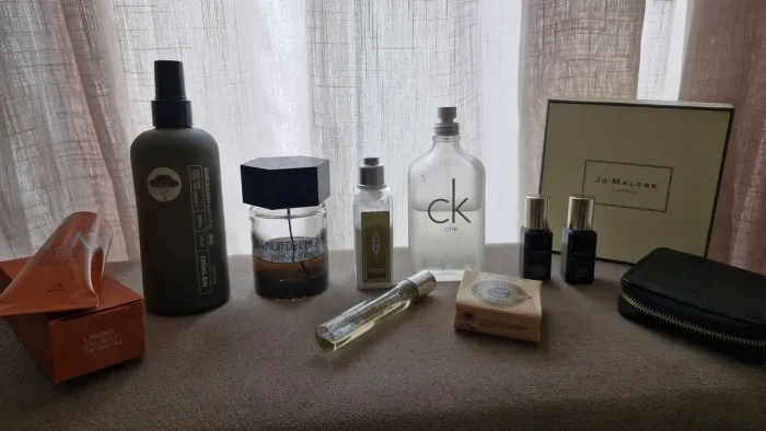 Kit perfumes e cosméticos 