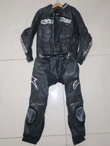 Macacão de Couro Alpinestars Original - 2 Peças (Jaqueta + Calça) - Proteção de Pista