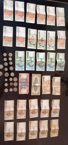 Cedulas e moedas antigas