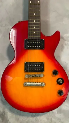 GUITARRA LES PAUL SPECIEL 2 + AMPLIFICADO + CASE