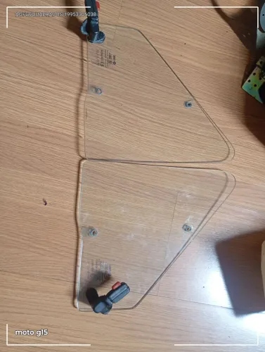 Par quebra vento(ventarola) gol, Parati, Saveiro, Voyage 87/98 com trincos 