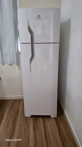 Geladeira Electrolux 260