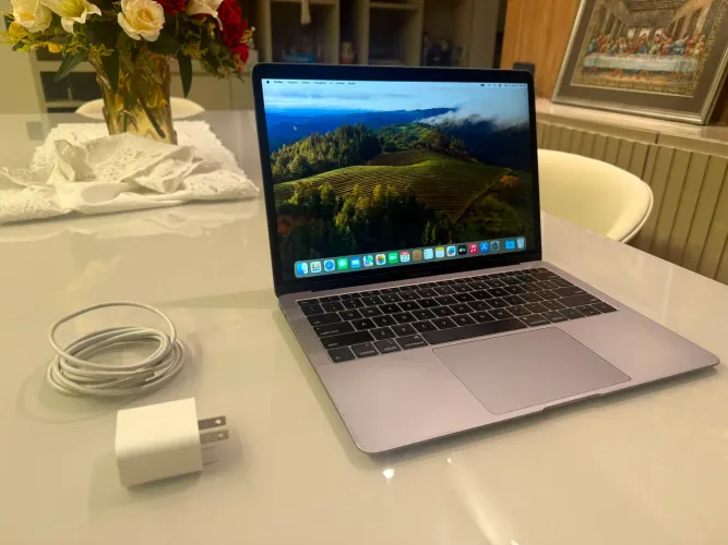 MacBook Air Retina 13" 2019 - Cinza Espacial | (COM NOTA FISCAL)