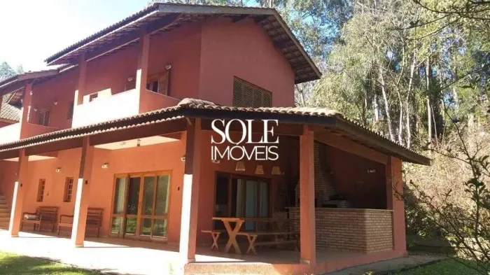 Casa em Condomínio para Locação com 4 Dormitórios, Lareira e Área Gourmet