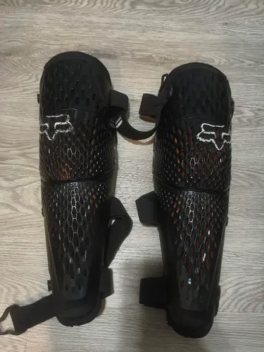 Joelheira Articulada Fox Titan Pro D3O (Tamanho: L/XL)