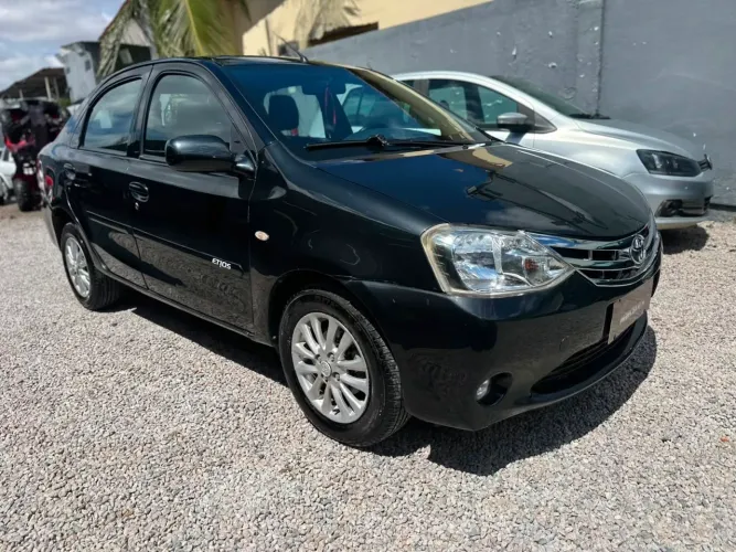 Toyota Etios XLS Sedan 1.5 Flex 16V 4P Mec. 2013