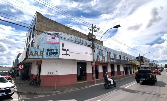 Vende-se Prédio Comercial no Setor Campinas