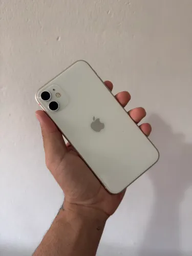 iPhone 11 / 128 GB