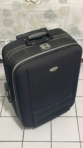 Mala de Viagem Sonada em Tecido Resistente com Rodinhas
