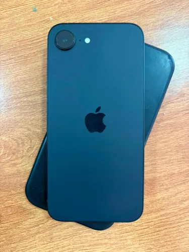 iPhone 16e (128GB) | Estado de Novo | Saúde da Bateria 93% | Completo