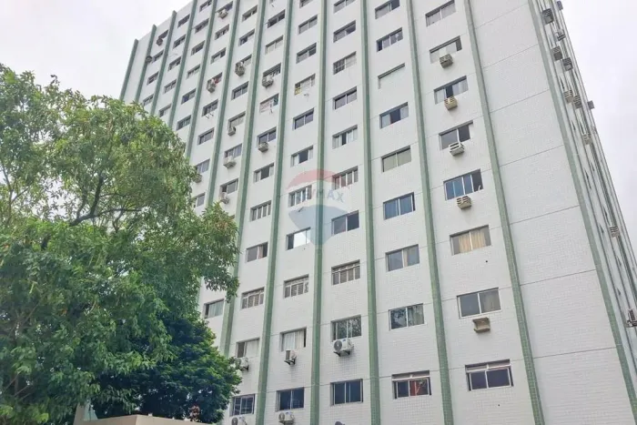 Apartamento com 2 quartos reformado na Boa Vista