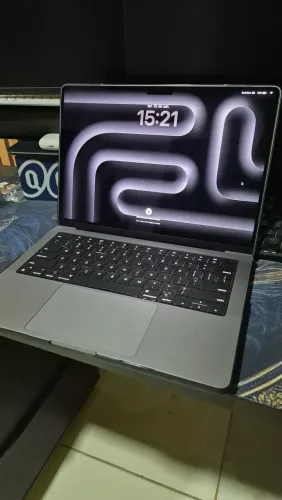 Macbook PRO M3 8/512GB Bateria 98%/26 Ciclos Garantia Apple até 07/12/26
