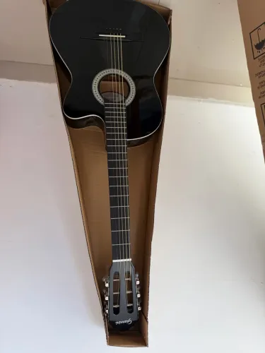 Violão novo