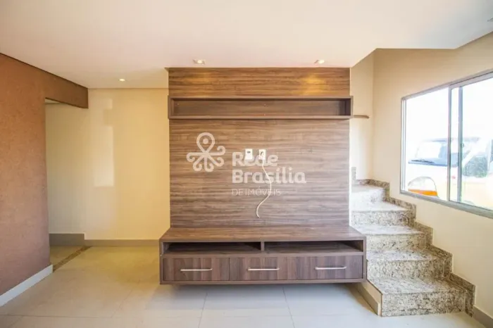 QC 15 - Casa à venda, 2 quartos, Jardins Mangueiral
