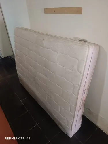 Vendo ou troco cama de casal com colchão 