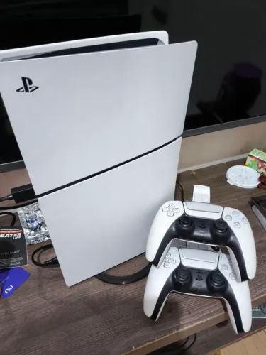 Ps5 completo com 2 controles, base de carregamento, todos assessórios