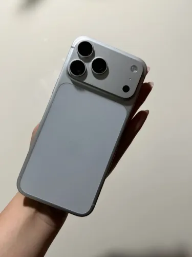 iPhone 17 pro Max 256gb com apenas 6 meses de uso