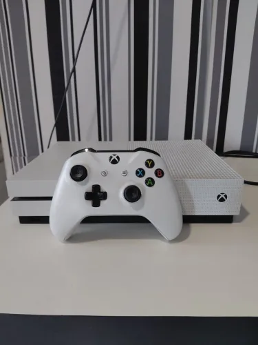XBOX ONE S 500GB
