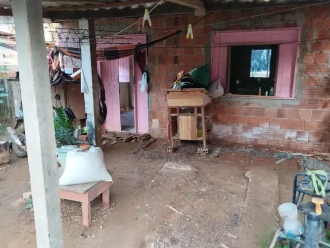 casa no polo bem fica, 2 quartos, sala cozinha e banheiro