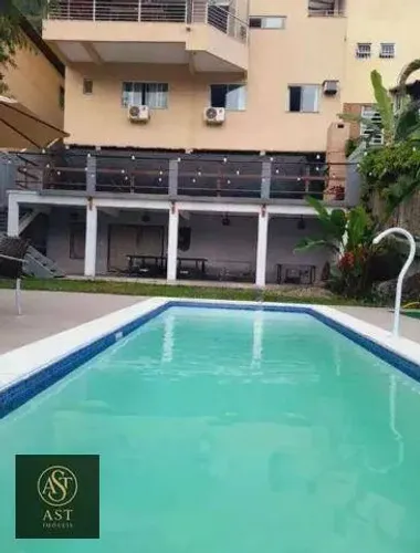 AST IMÓVEIS VENDE casa em São Francisco, em condomínio fechado, de 4 quartos, com piscina 