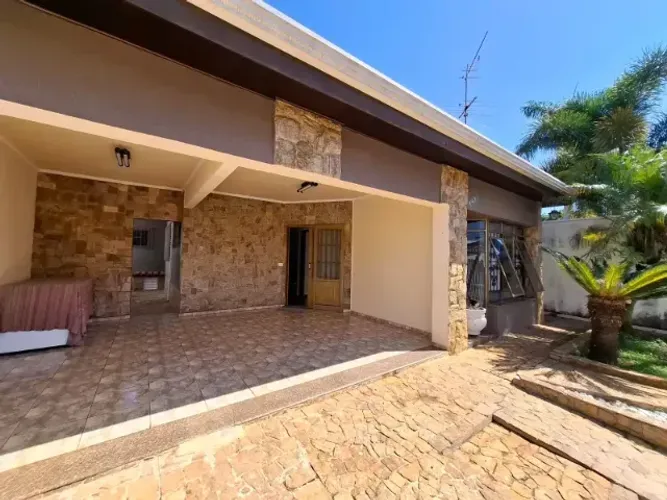 CASA DE 3 QUARTOS ARTUR NOGUEIRA BAIRRO STO AMARO