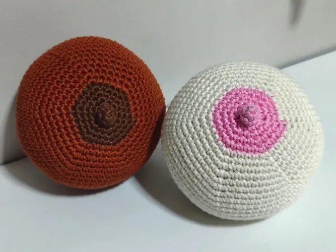 Mama lúdica de crochê Amigurumi. R$ 70,00