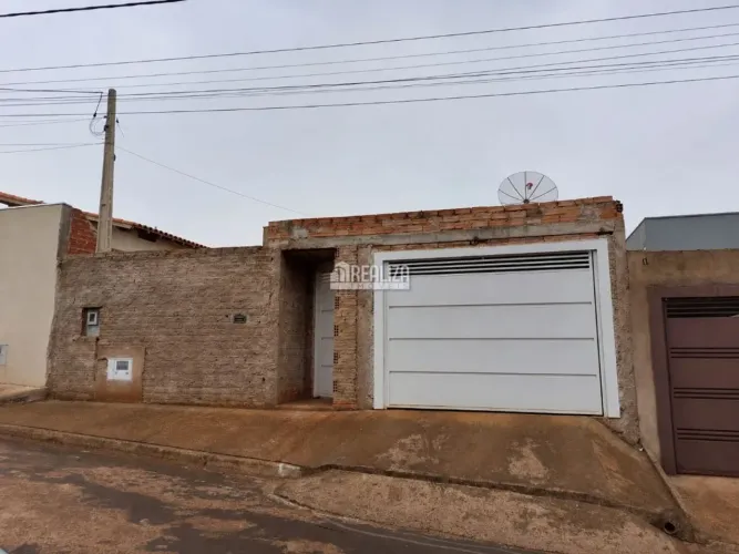 Casa com 2 Quarto(s) e 1 banheiro(s) para Alugar, 60 m² por R$ 1100 / Mês