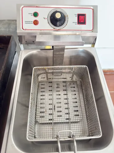  Fritadeira Elétrica Nunca Usada .