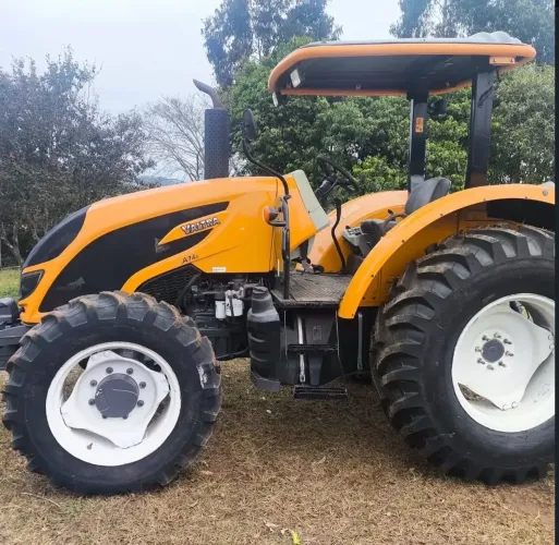 TRATOR AGRÍCOLA 