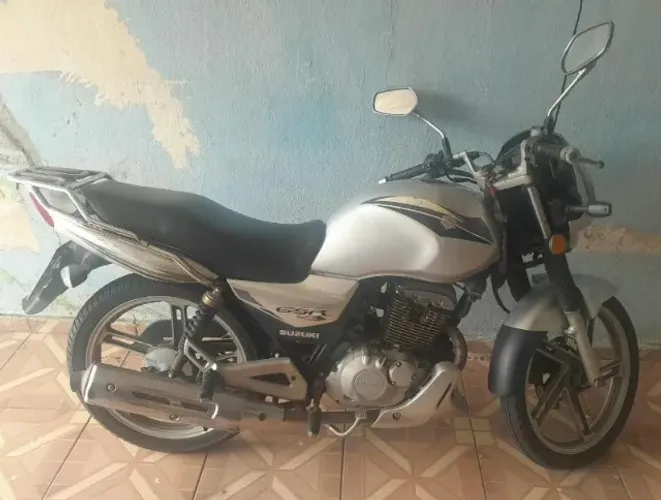 Suzuki GSR 125 S