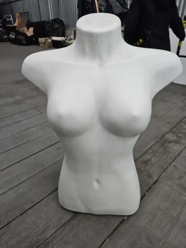 Vendo Manequim Busto de Plástico atacado