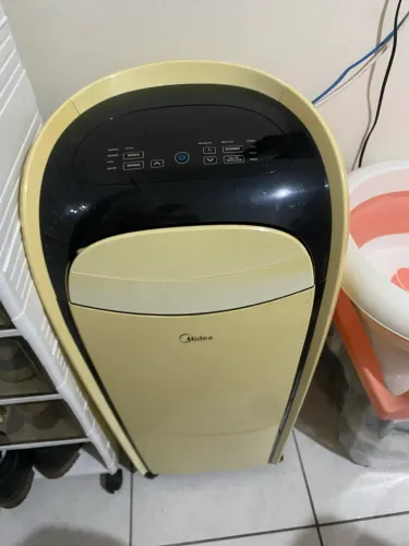 Ar condicionado usado estado excelente 110W (sem tubo)